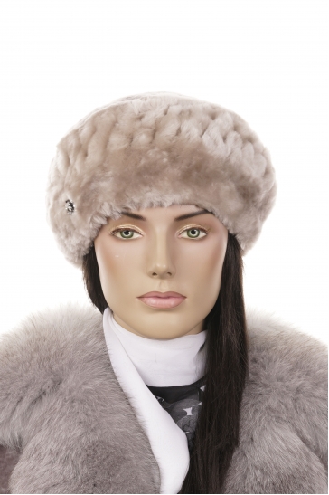 Шапка женская из мутона