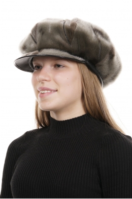 Меховая шапка женская из нерпы